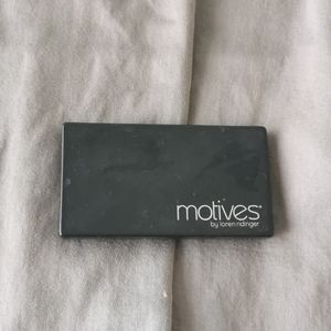 Motive eyebrow powder with wax